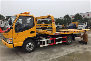 下陆区哪里有拖车服务