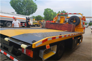 下陆区附近拖车电话号码服务